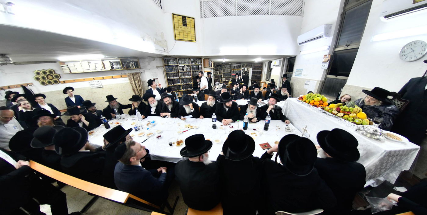 האדמו"ר מטעמשוואר בטיש ט"ו בשבט