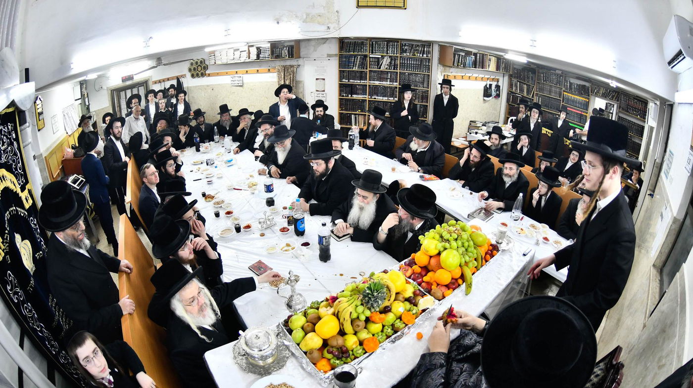 האדמו"ר מטעמשוואר בטיש ט"ו בשבט