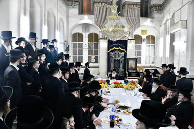 האדמו"ר מלעלוב ירושלים בטיש ט"ו בשבט