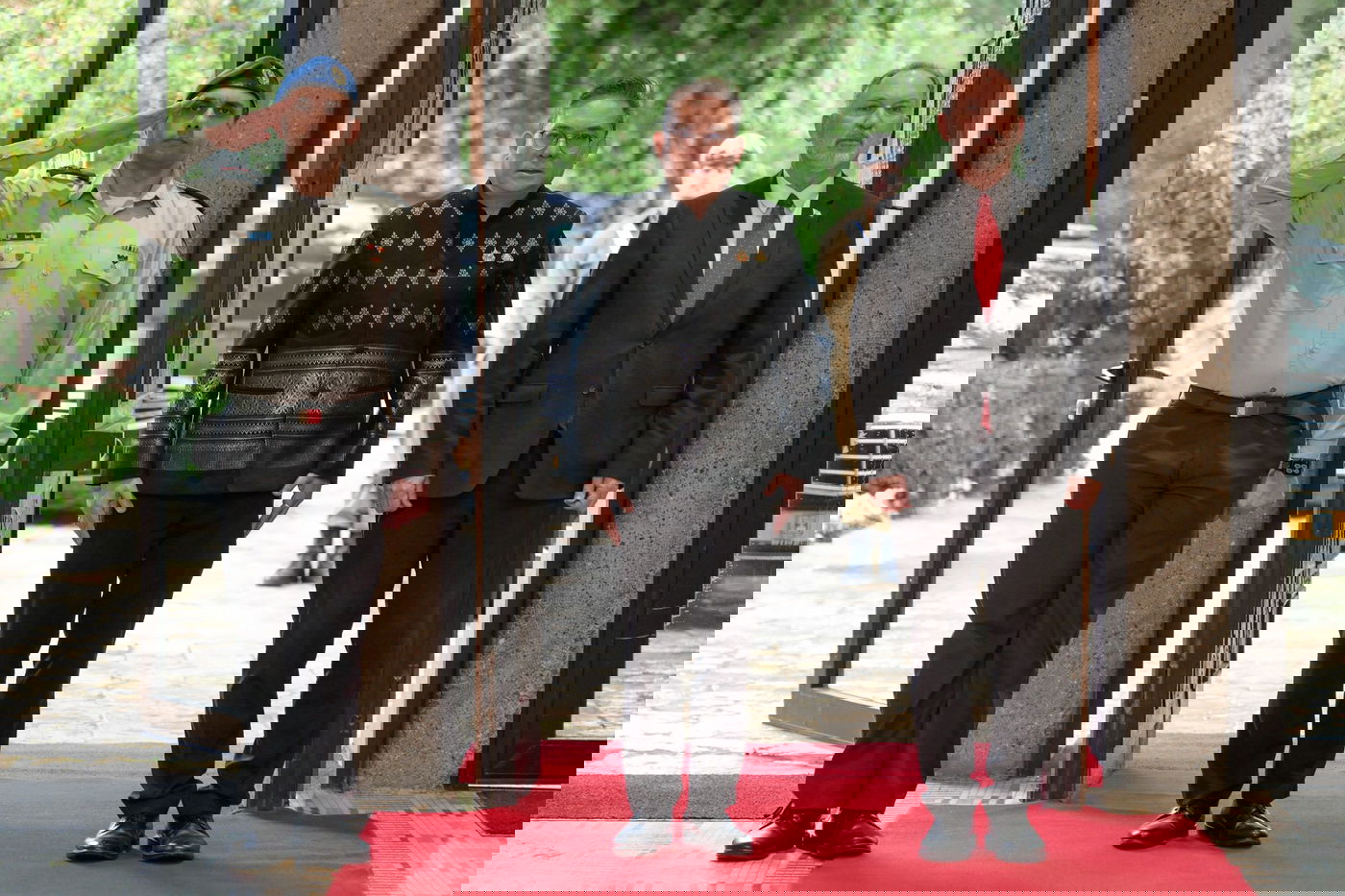 השגרירים בהגשת כתב אמנה לנשיא המדינה