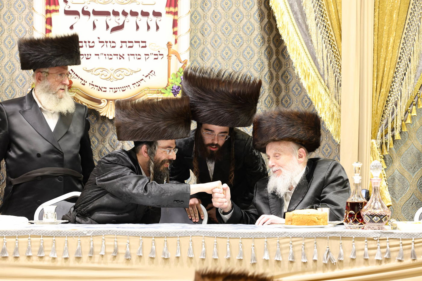 שבע ברכות בשילוב טיש ט"ו בשבט בזוועהיל