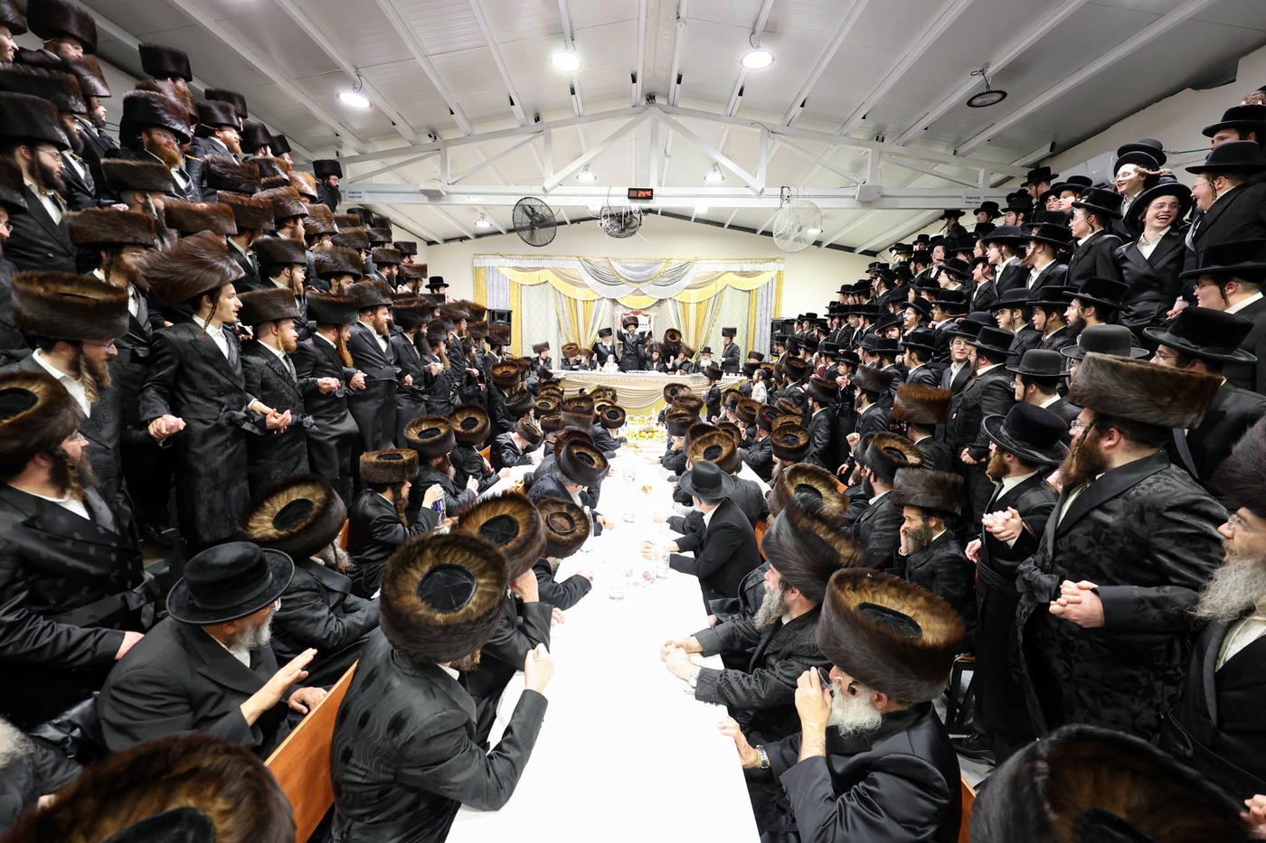 שבע ברכות בשילוב טיש ט"ו בשבט בזוועהיל