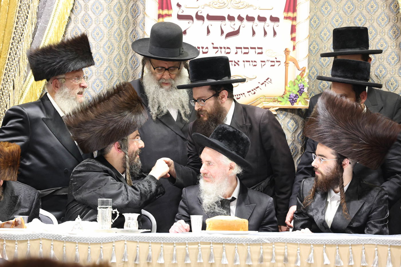 שבע ברכות בשילוב טיש ט"ו בשבט בזוועהיל