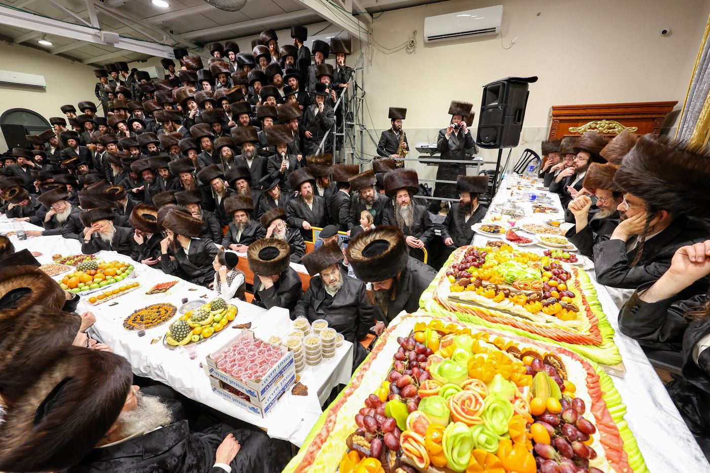 שבע ברכות בשילוב טיש ט"ו בשבט בזוועהיל