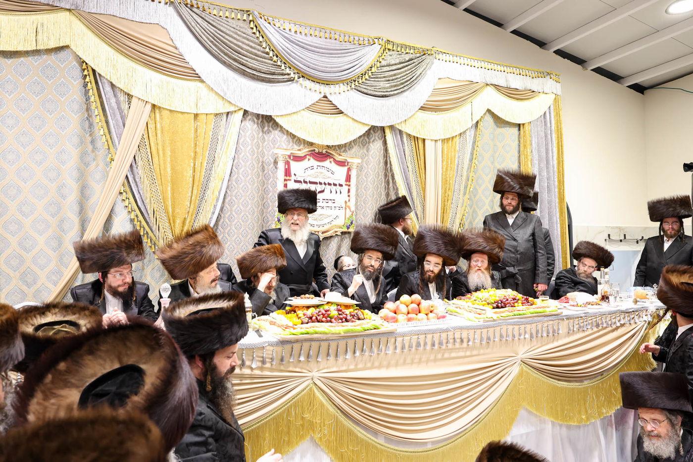 שבע ברכות בשילוב טיש ט"ו בשבט בזוועהיל