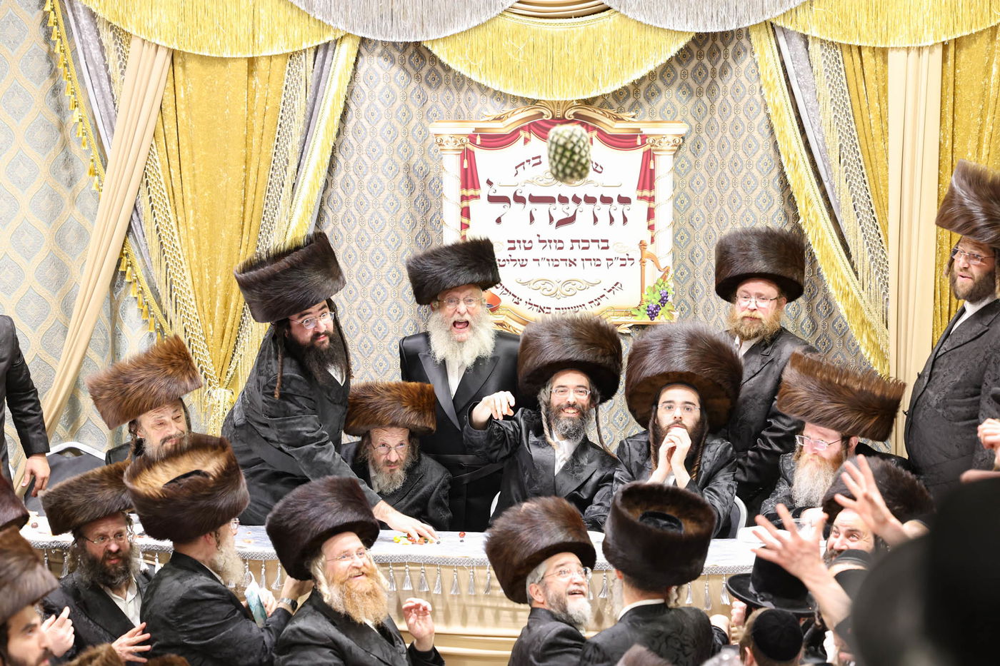 שבע ברכות בשילוב טיש ט"ו בשבט בזוועהיל