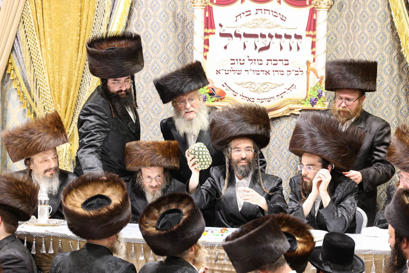 שבע ברכות בשילוב טיש ט"ו בשבט בזוועהיל