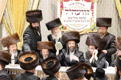 שבע ברכות בשילוב טיש ט"ו בשבט בזוועהיל