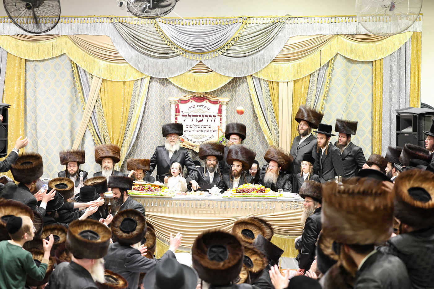 שבע ברכות בשילוב טיש ט"ו בשבט בזוועהיל