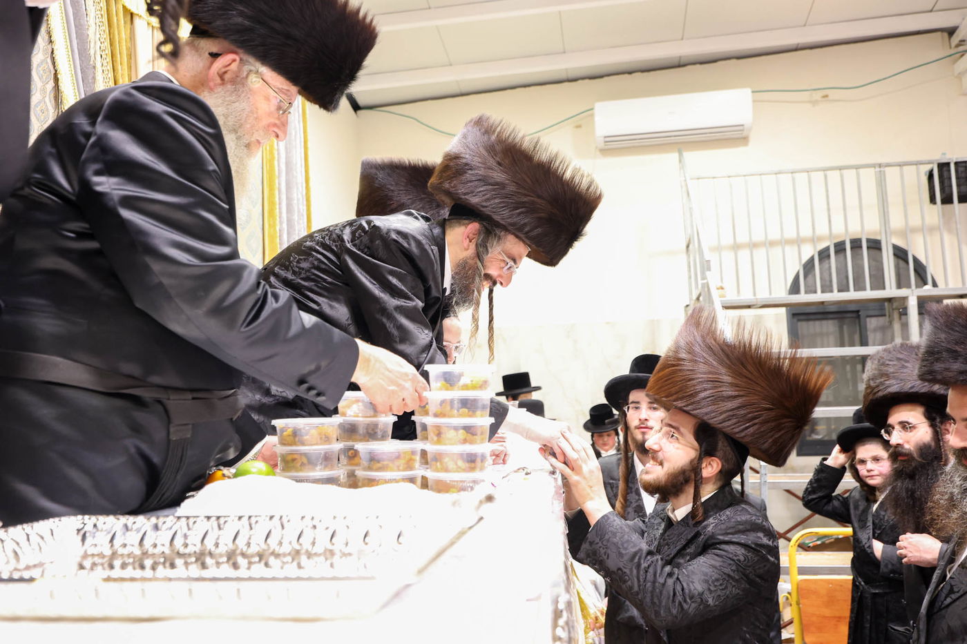 שבע ברכות בשילוב טיש ט"ו בשבט בזוועהיל