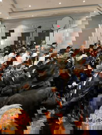 הנגיד המיליארדר רקד ופיזז בחתונת נכדו של הרב קוטלרסקי | תיעוד