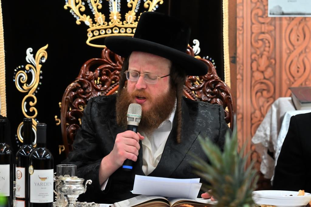 ט"ו בשבט בחצה"ק ספינקא בית שמש