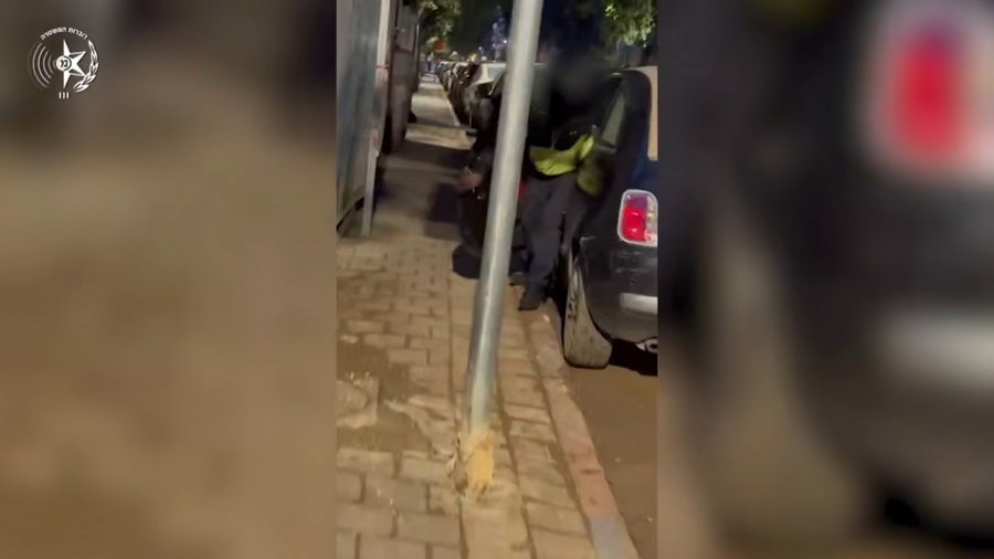 תפיסת החשוד באמצע הפריצה לרכב