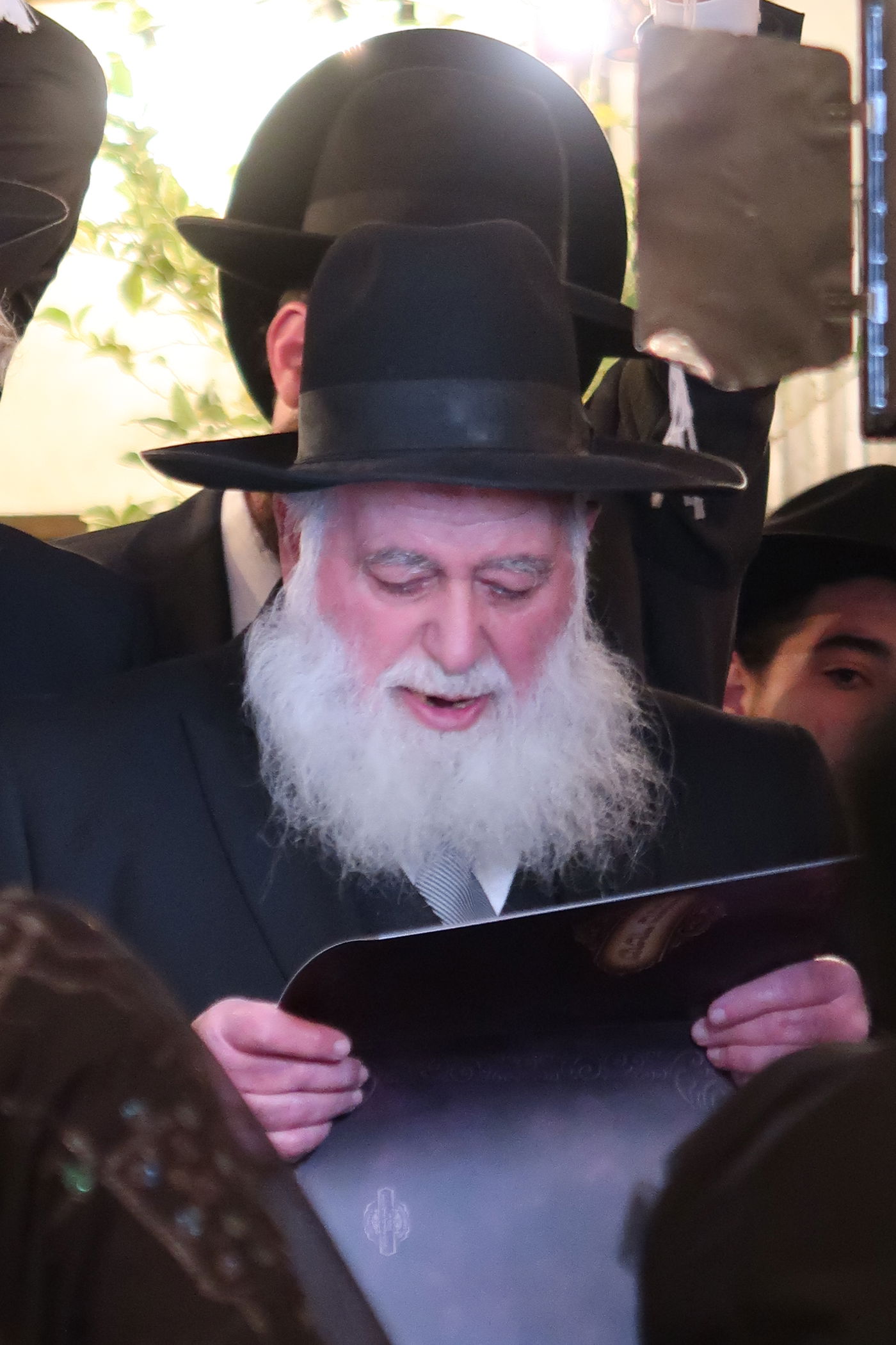 שמחת נישואי נכד הגר"מ בן שמעון