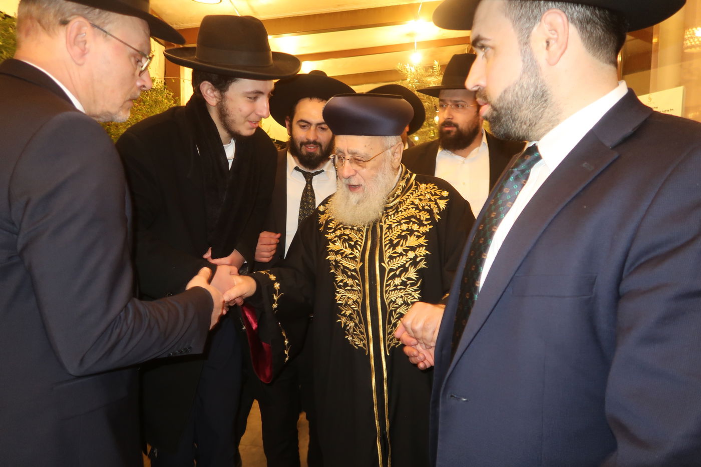 שמחת נישואי נכד הגר"מ בן שמעון