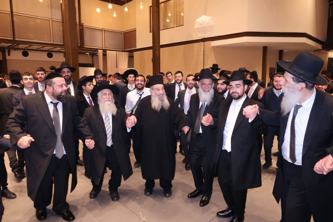 שמחת נישואי נכד הגר"מ בן שמעון