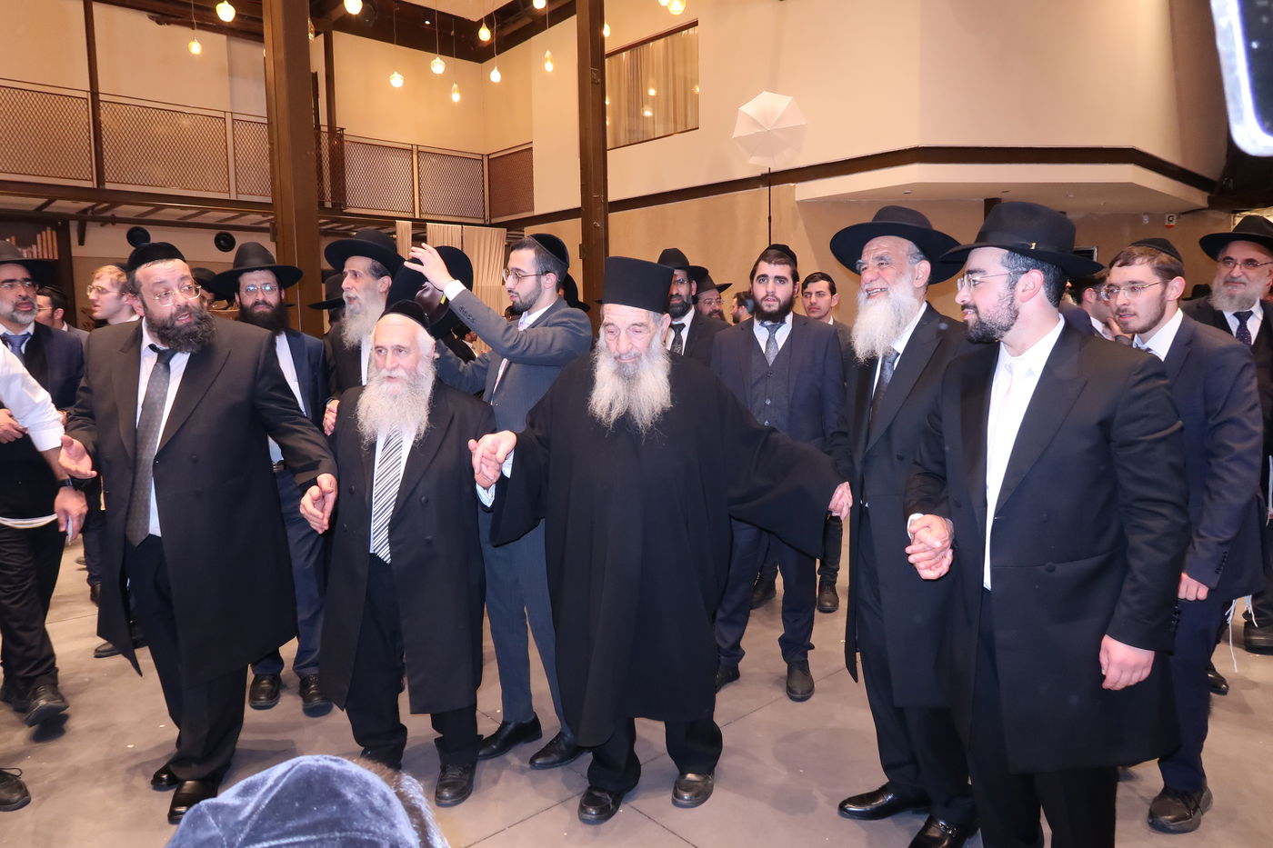 שמחת נישואי נכד הגר"מ בן שמעון