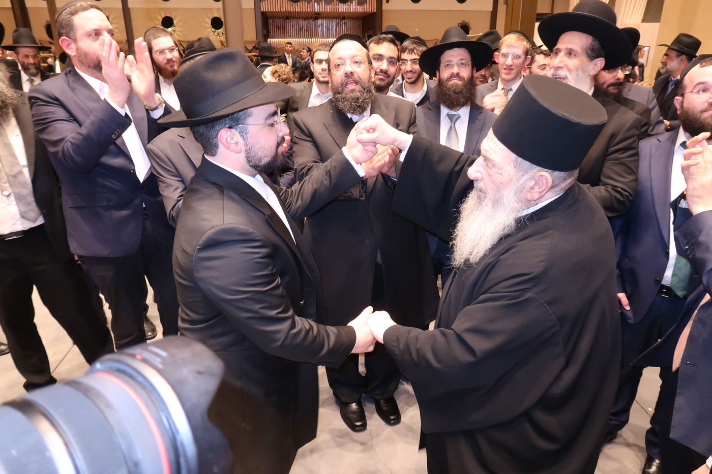 שמחת נישואי נכד הגר"מ בן שמעון