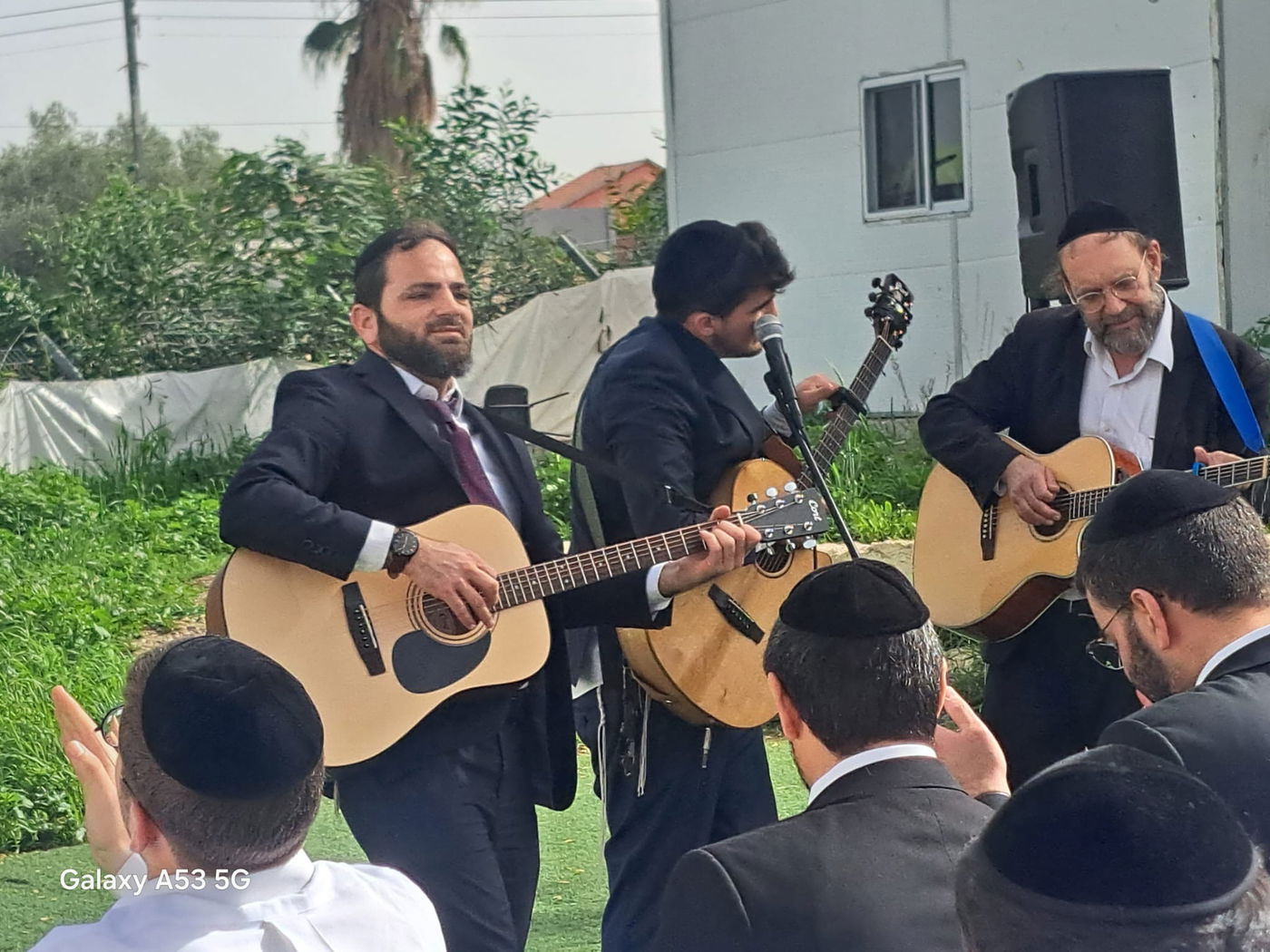 ט"ו בשבט בישיבת “דרכי איש” במושב תירוש