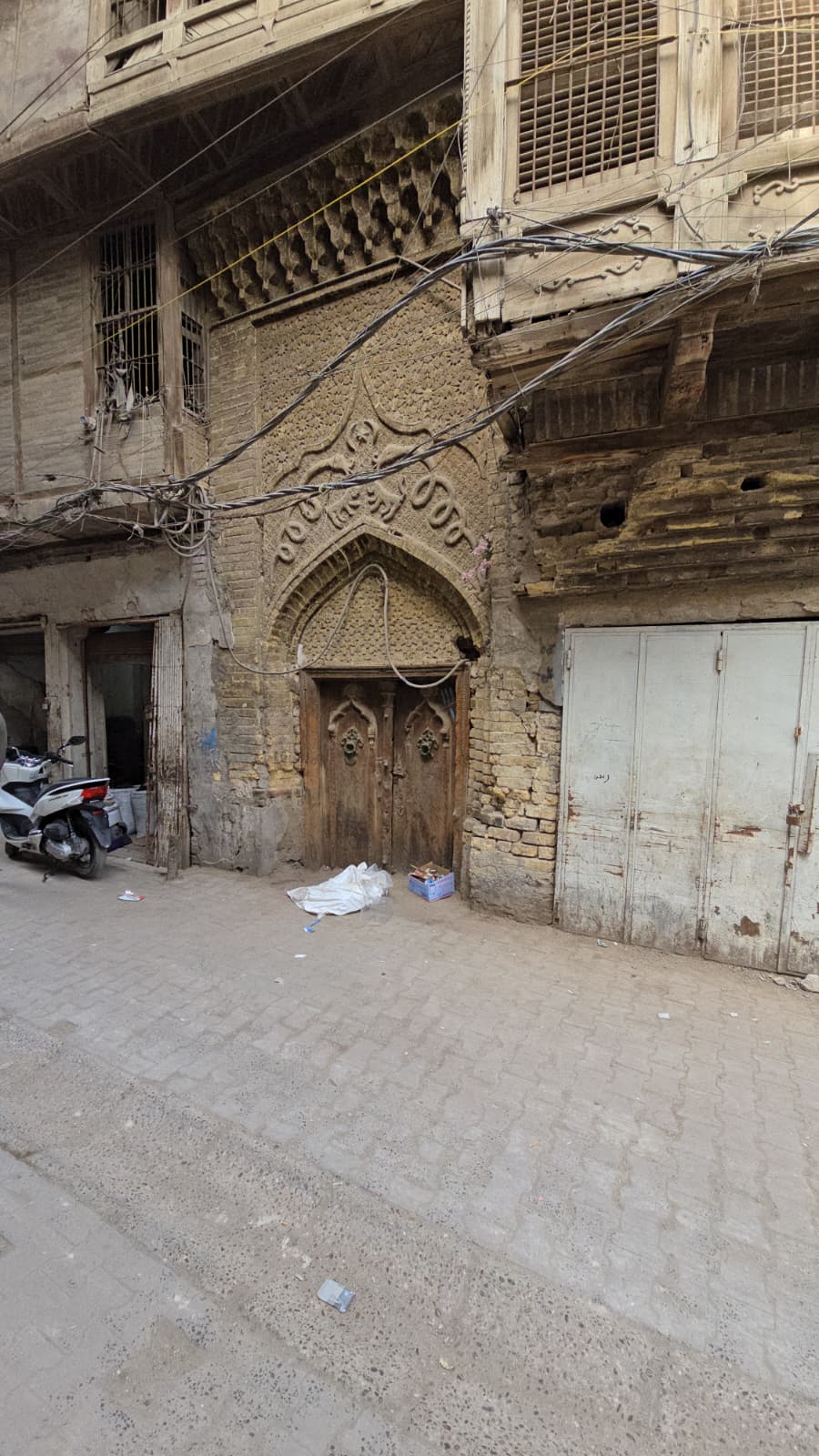 הכניסה לבית הכנסת של הבן איש חי