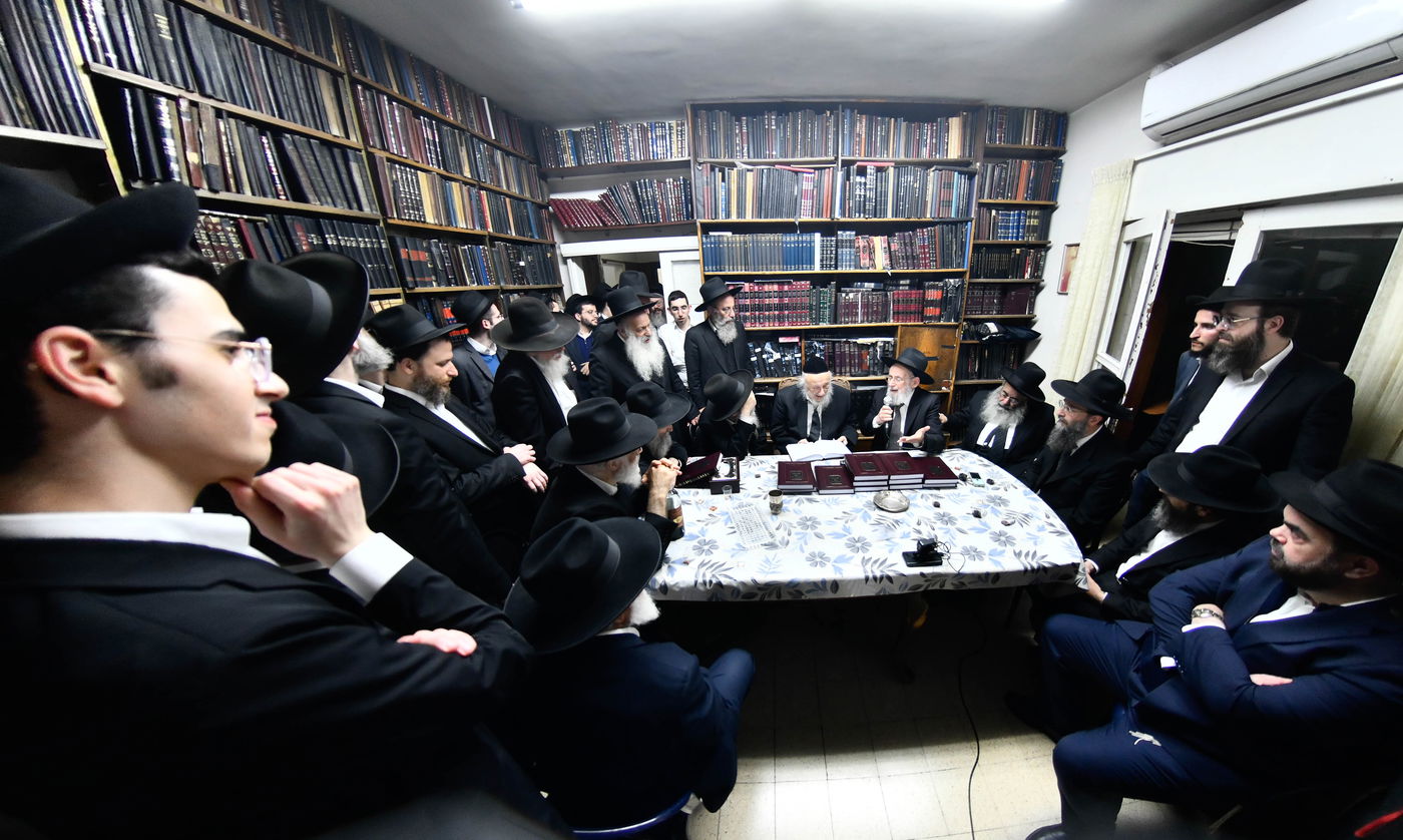 מסיבת הלחיים אצל הגרב"ד פוברסקי