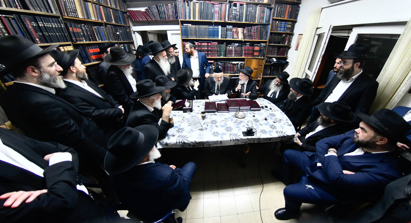 מסיבת הלחיים אצל הגרב"ד פוברסקי