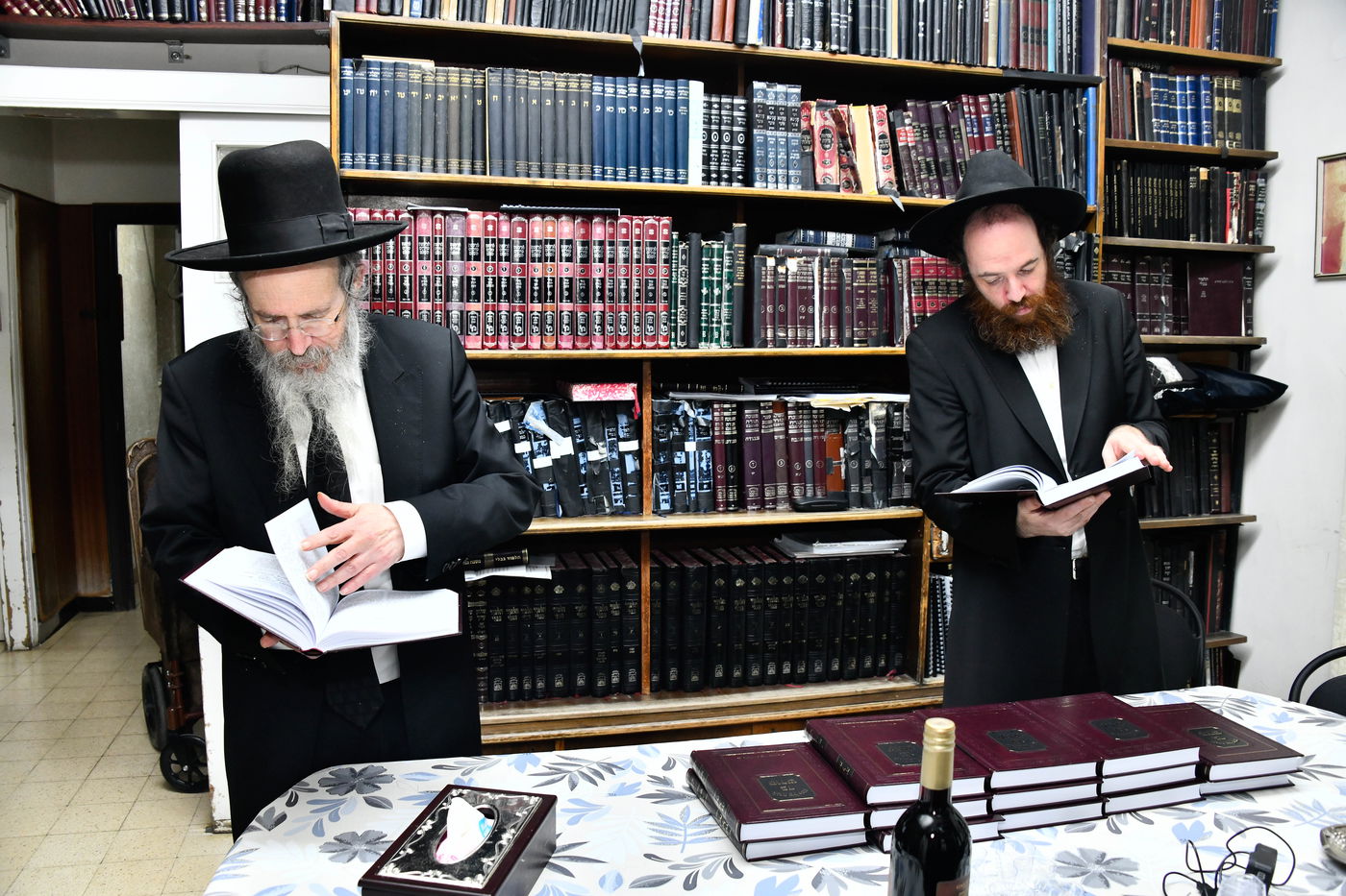 מסיבת הלחיים אצל הגרב"ד פוברסקי