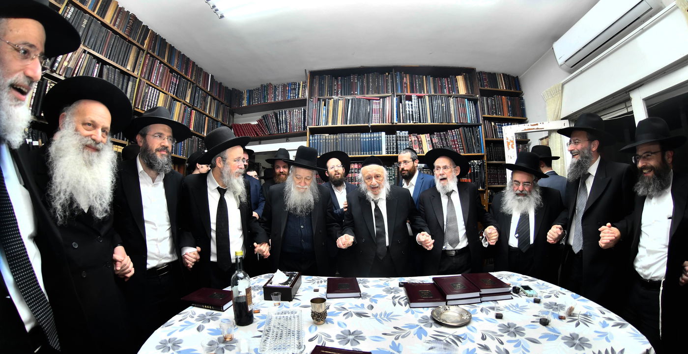 מסיבת הלחיים אצל הגרב"ד פוברסקי