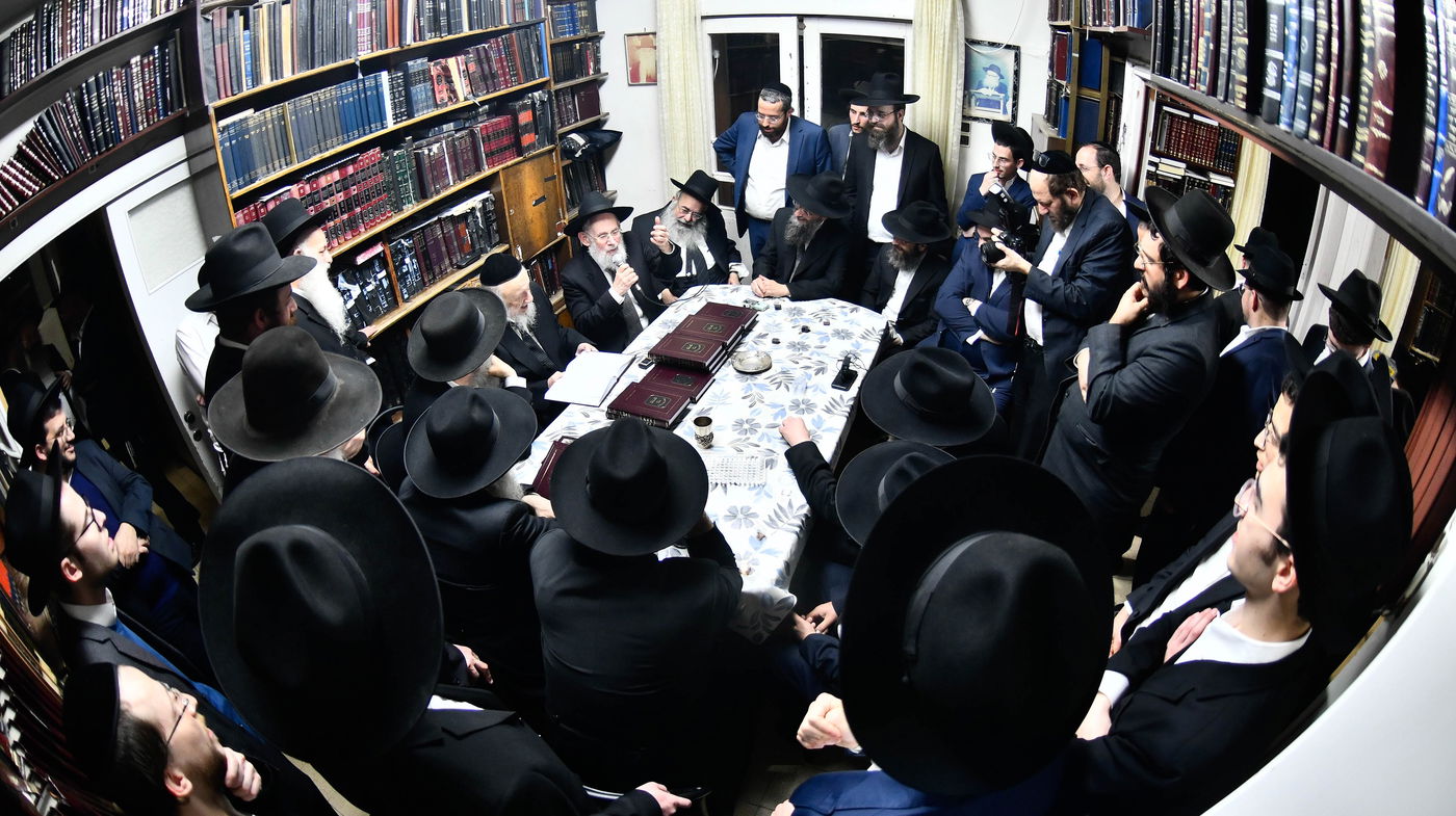 מסיבת הלחיים אצל הגרב"ד פוברסקי