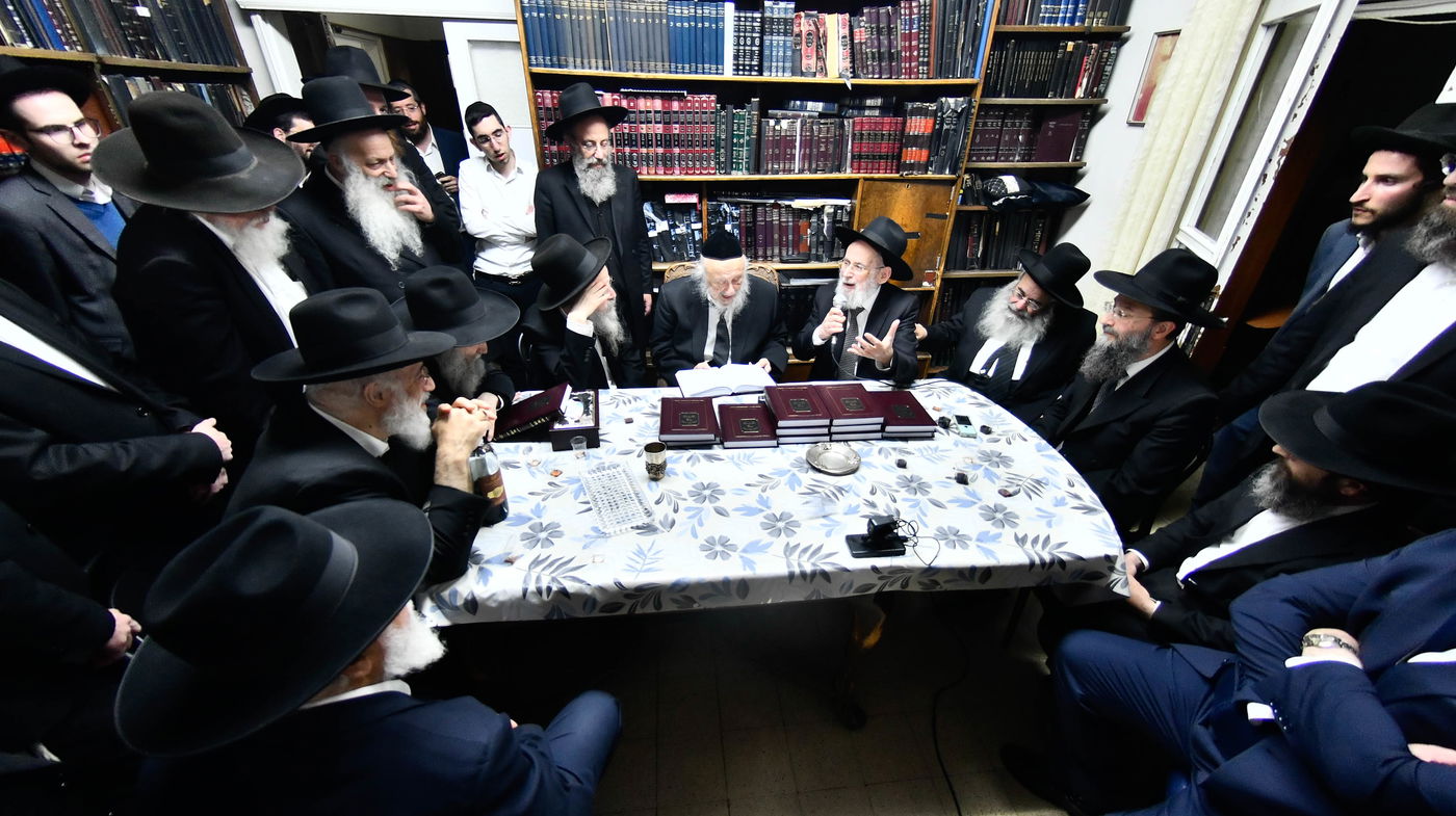 מסיבת הלחיים אצל הגרב"ד פוברסקי