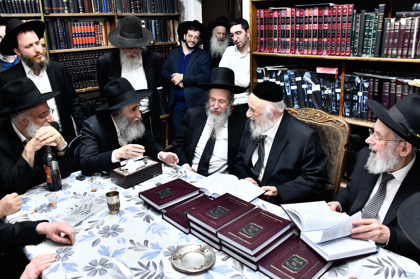 מסיבת הלחיים אצל הגרב"ד פוברסקי