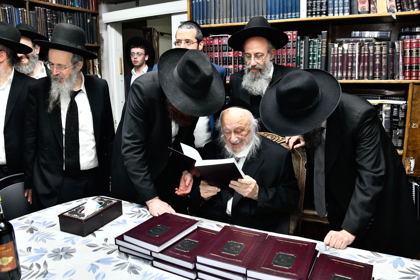 מסיבת הלחיים אצל הגרב"ד פוברסקי