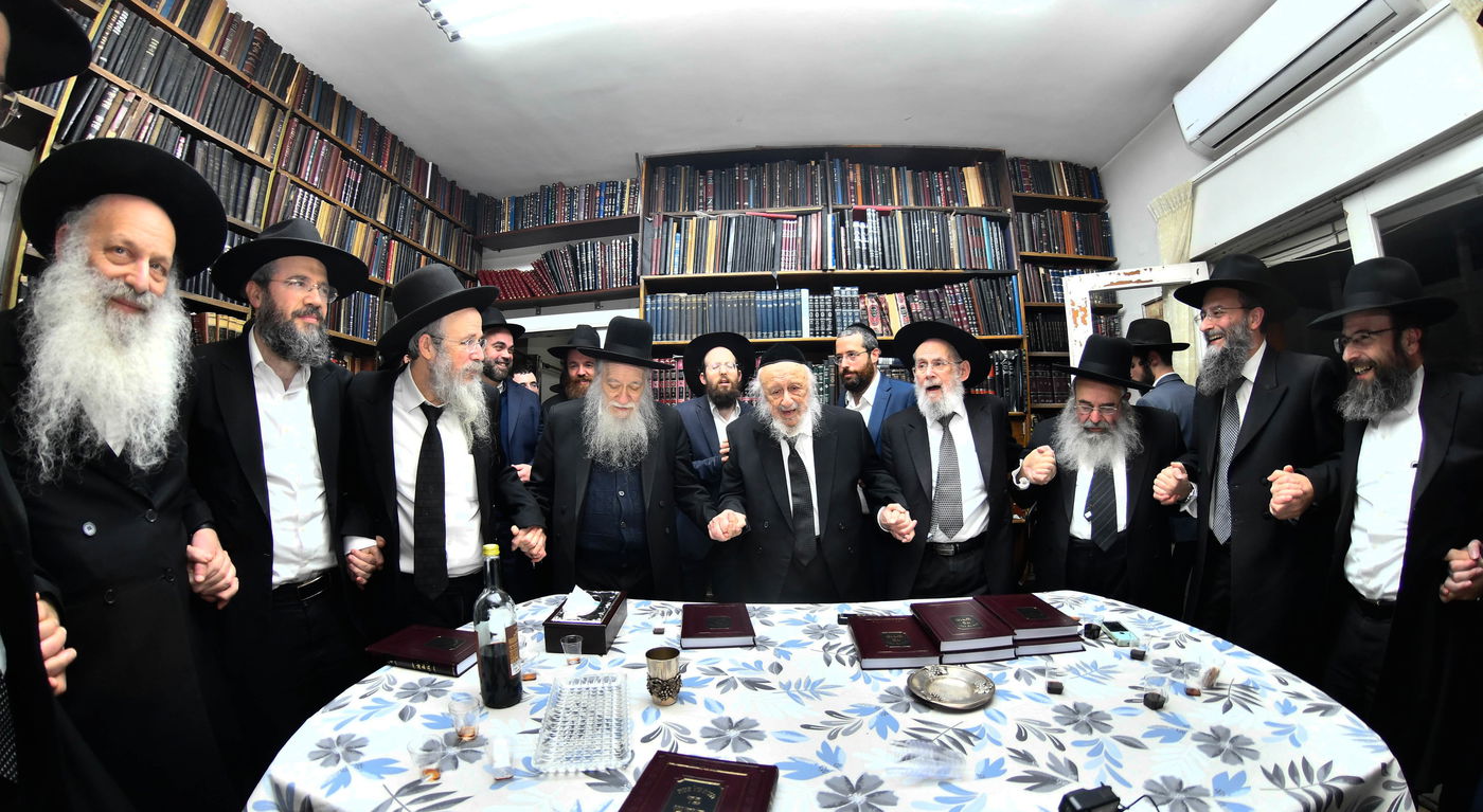 מסיבת הלחיים אצל הגרב"ד פוברסקי