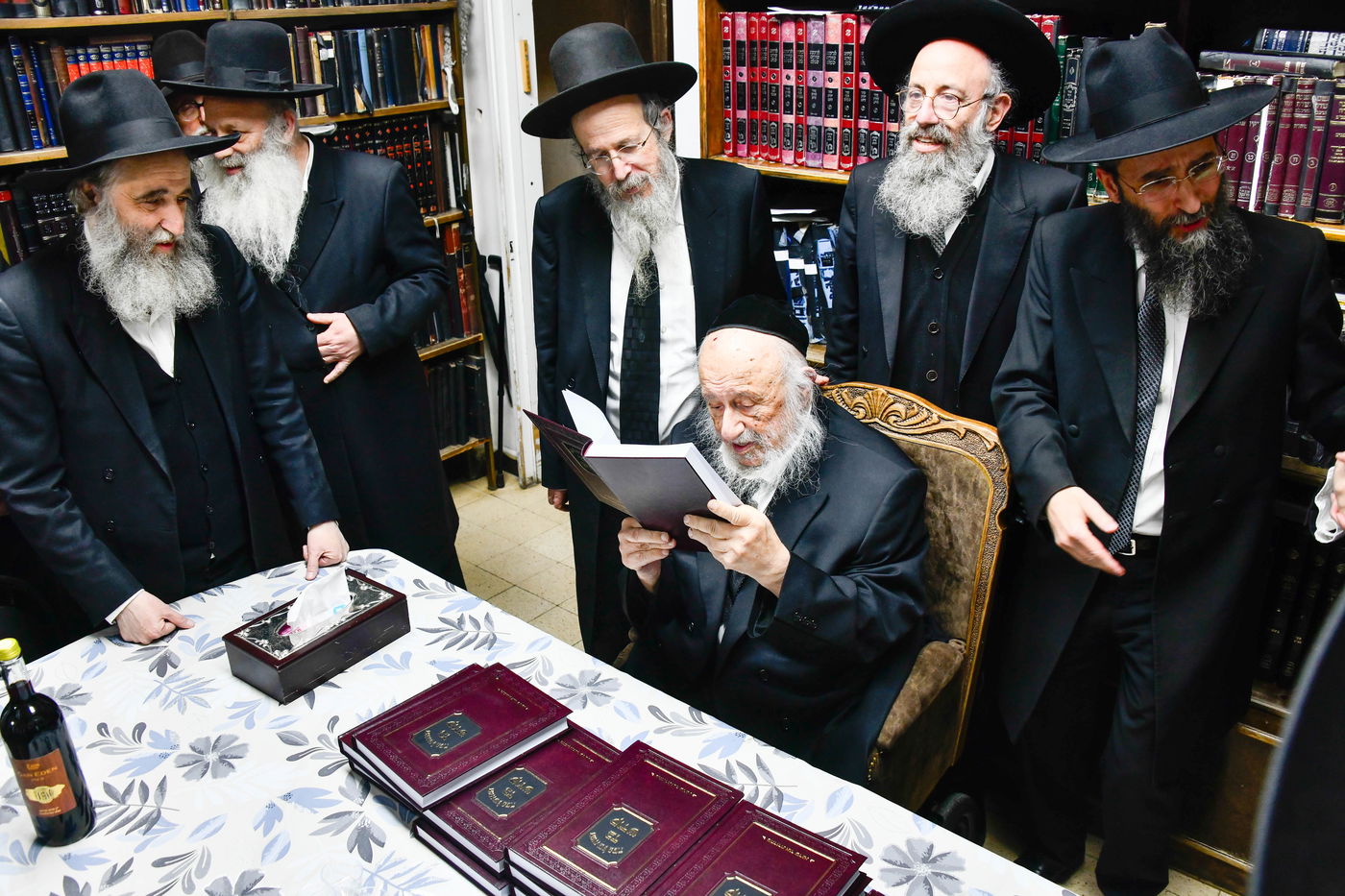 מסיבת הלחיים אצל הגרב"ד פוברסקי