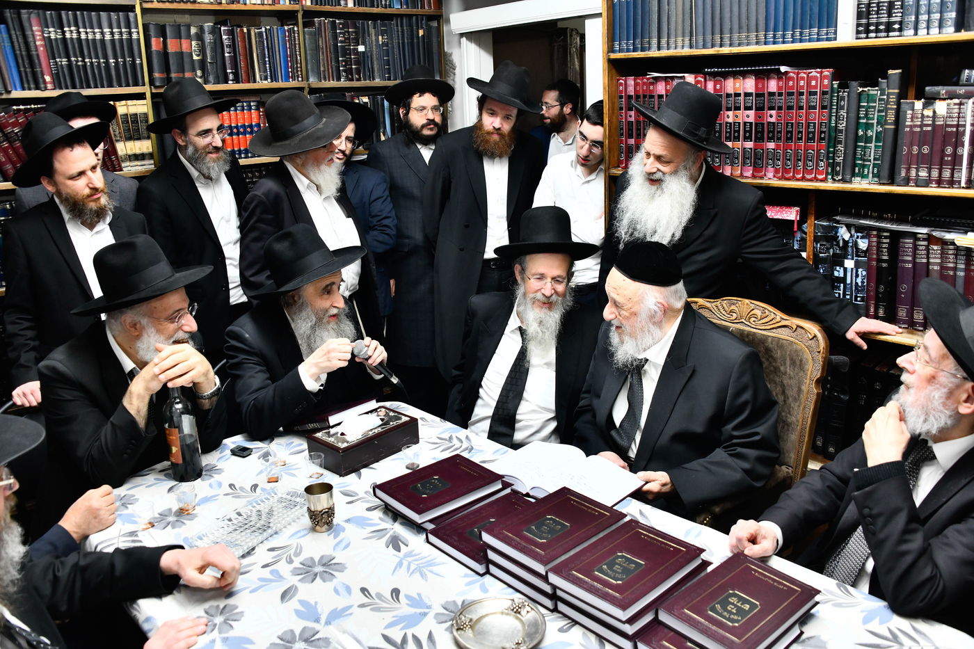 מסיבת הלחיים אצל הגרב"ד פוברסקי