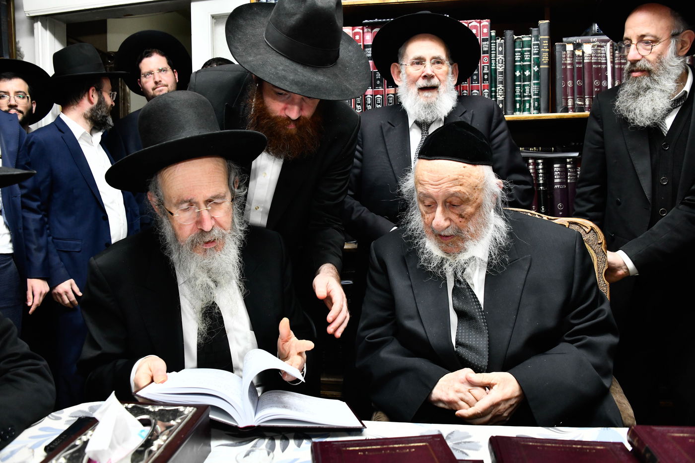 מסיבת הלחיים אצל הגרב"ד פוברסקי