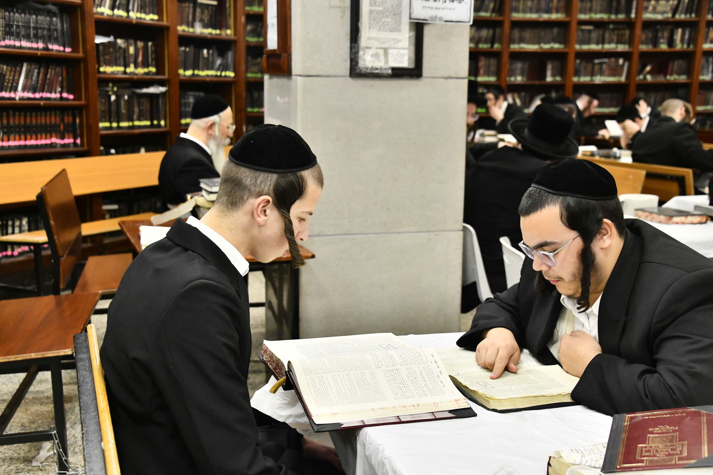 ליל שישי בישיבת ברכפלד