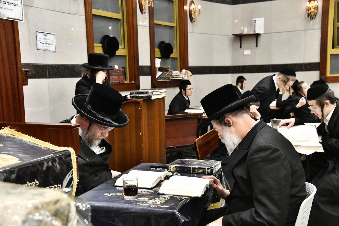 ליל שישי בישיבת ברכפלד