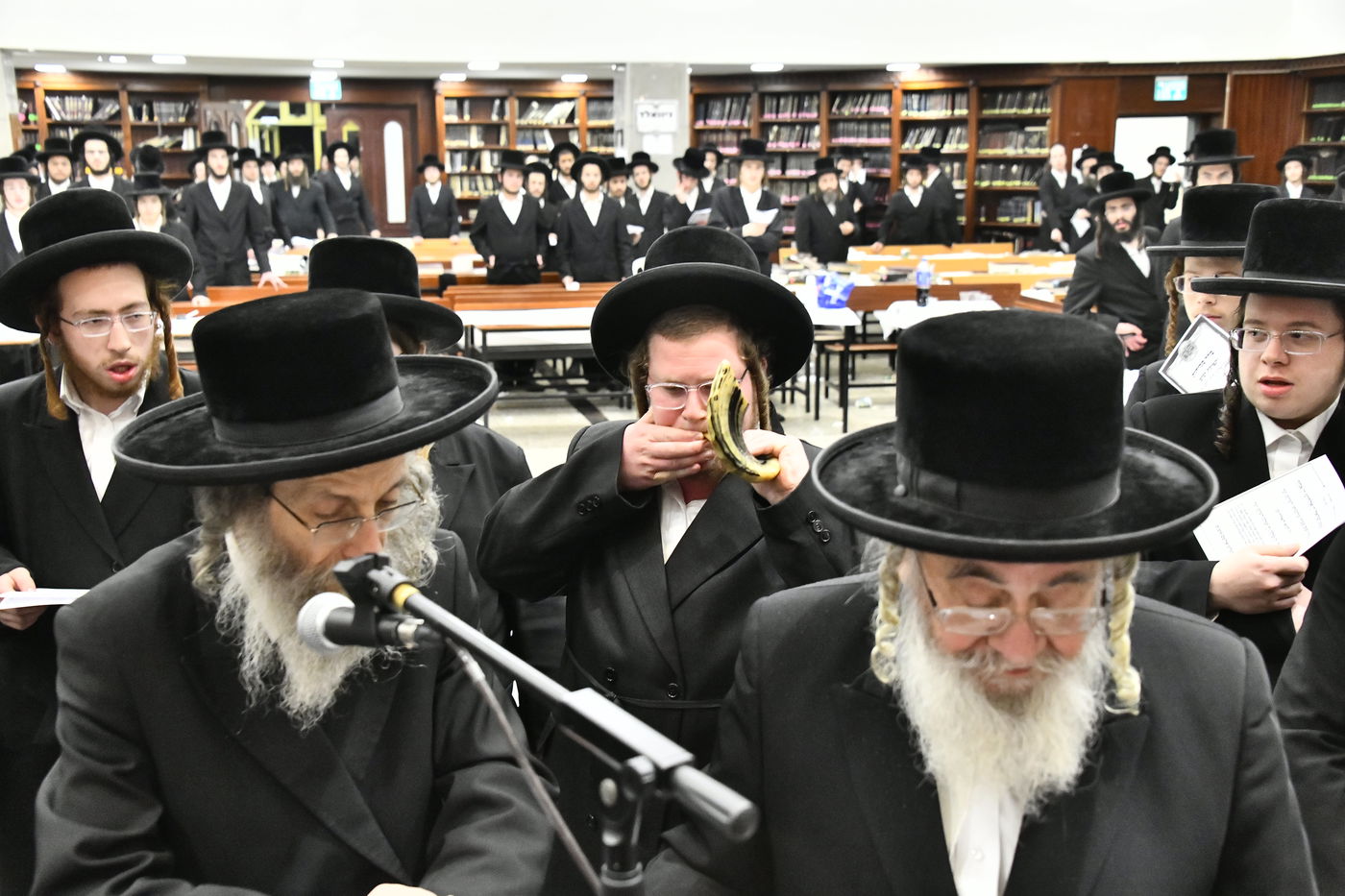 ליל שישי בישיבת ברכפלד