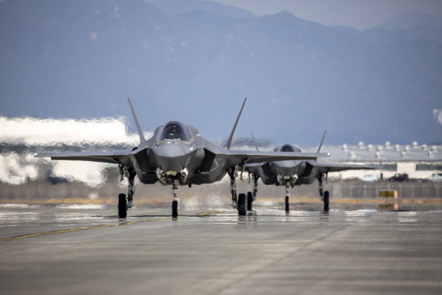 מטוסי F-35B לייטנינג II בבסיס האוויר חיל הנחתים