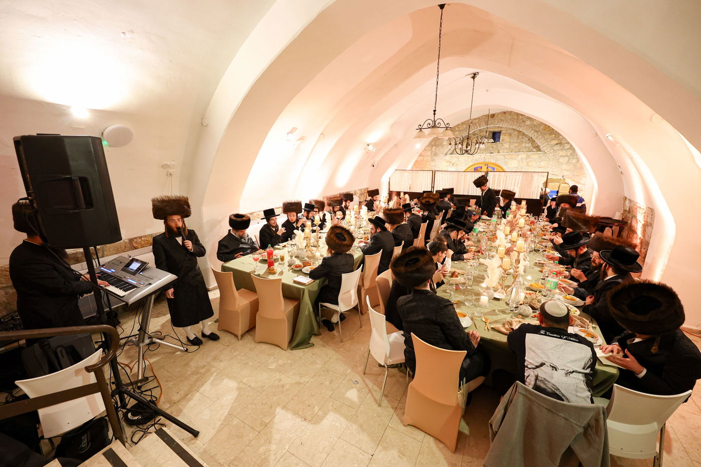 שמחת שבע ברכות בחצה"ק טרעבישאן