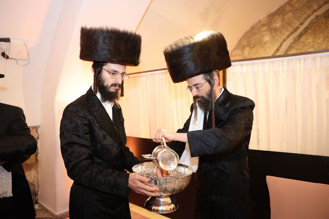 שמחת שבע ברכות בחצה"ק טרעבישאן