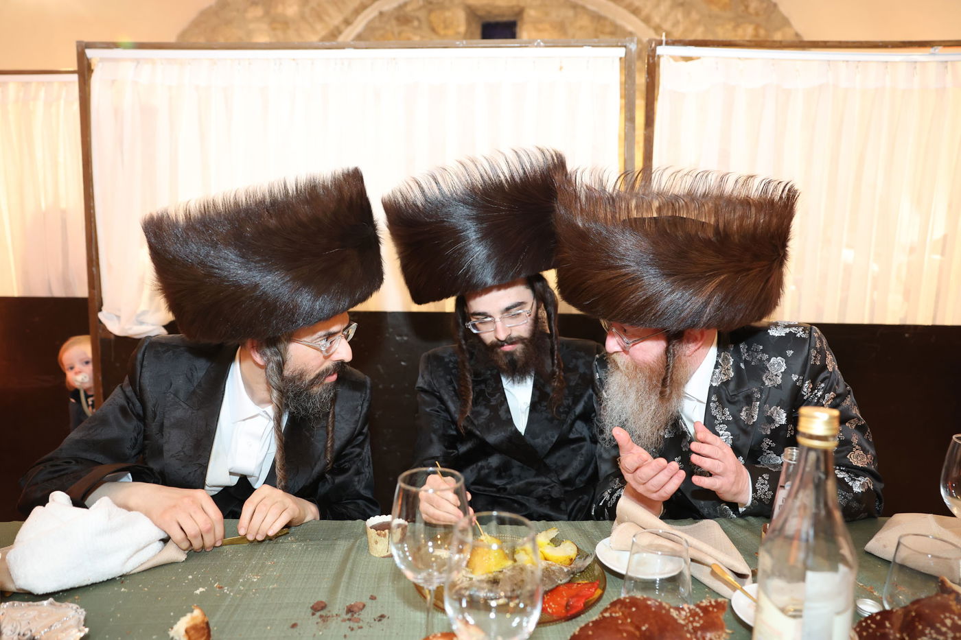 שמחת שבע ברכות בחצה"ק טרעבישאן