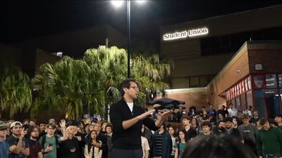 המועמד הרפובליקני בפלורידה כינה את הכותל "קיר מטופש" - ועורר סערה