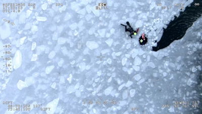 תיעוד מפחיד: שלושה בחורי ישיבה נלכדו בנהר קפוא בניו יורק - כך זה הסתיים 