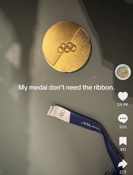 אחת המדליות שנשברו