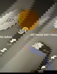 אחת המדליות שנשברו