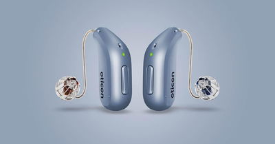 לא רק מגביר צלילים – הוא מבין את הסיטואציה, מתכוונן אליה, ומחזיר את תחושת הנוכחות והחיבור