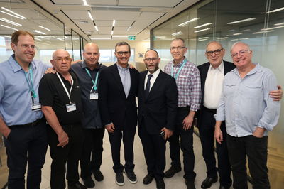 פרופ' לורנס לנקה והנהלת ענף האורתופדיה בישראל בכנס מקצועי משותף