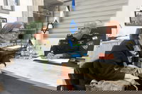 הקצין והאמא, אתמול